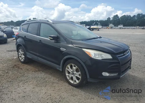 2016 Ford Escape Titanium z USA, uszkodzony, nr VIN 1FMCU0JX5GUB88011